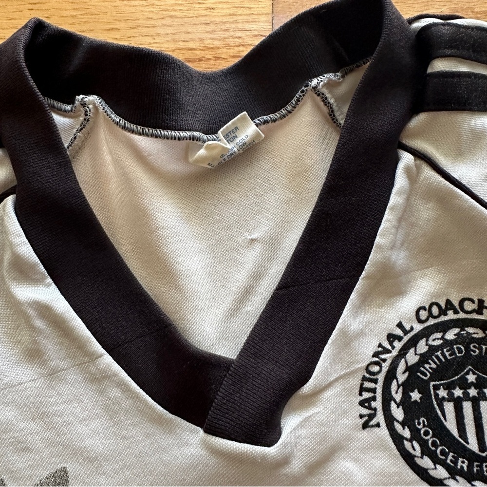 Vintage 90s Adidas National Coaching School Tshirt Size Medíum - Picture 14 of 16